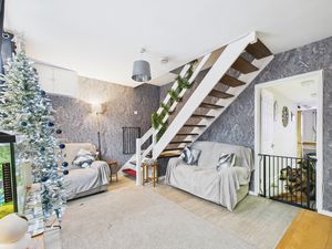 Lounge- click for photo gallery